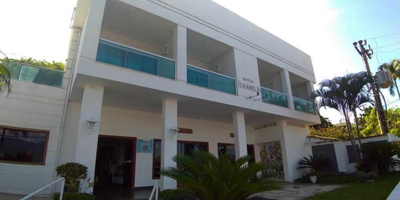 Um dos primeiros Hotéis construídos no arquipélago, o Hotel Ilhabela tem uma tradição fundamentada na busca pela satisfação de seus hospedes e aprimoramento de seus serviços.